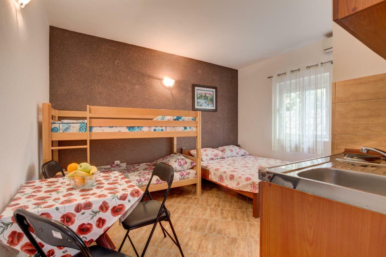 Studios Nikezic Utjeha Εξωτερικό φωτογραφία